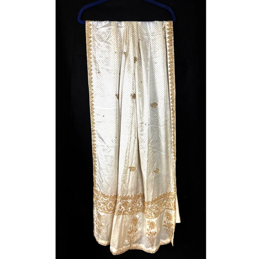BRIDAL/Special Occasion LEHENGA CHOLI - Hand Embroidery CUSTOM DESIGNER - [NEW]! - Picture 3 of 7